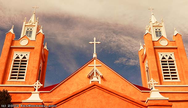 San Felipe de Neri Church, Albuquerque, New Mexico &copy; 2002 KenRockwell.com