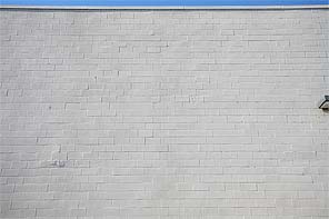 at 35mmCanon 17-35mm distortion at 35mm