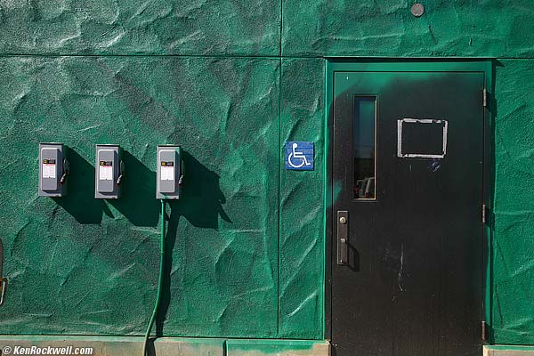 Wall, 17-40mm at 31mm