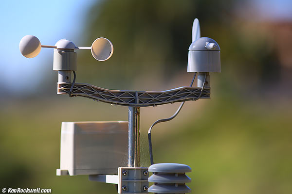 Canon 300mm f/4 IS bokeh at f/4