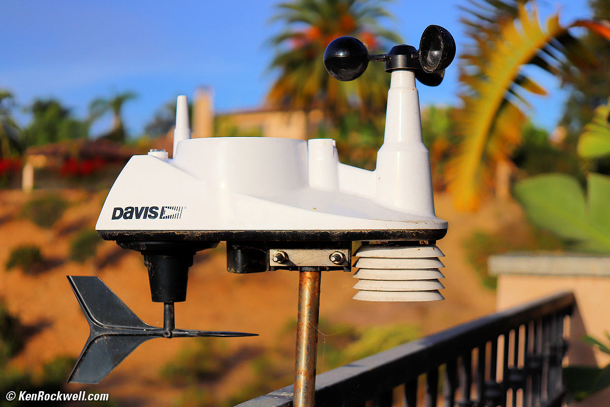 Canon 35 28 macro bokeh