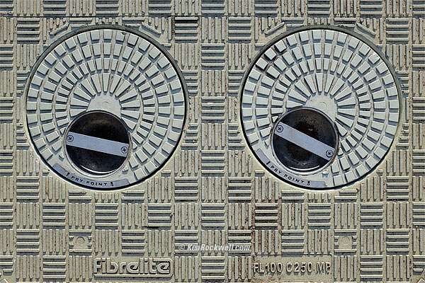 Blue Wall by Kid driving class, ?22 April 2013