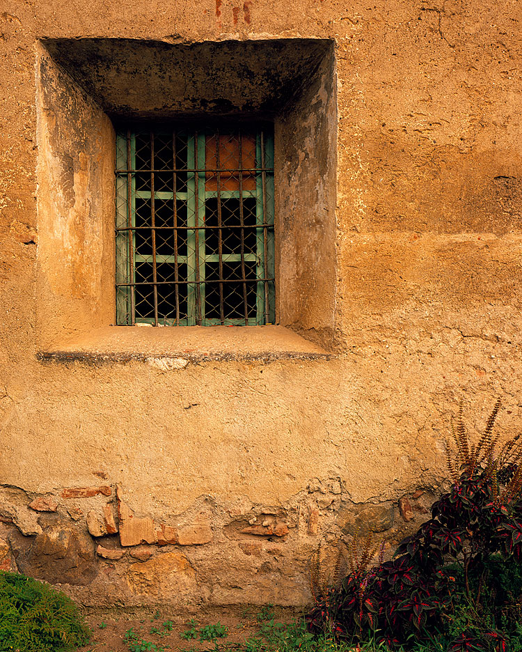 huge 357k download, 750 x 936 pixels