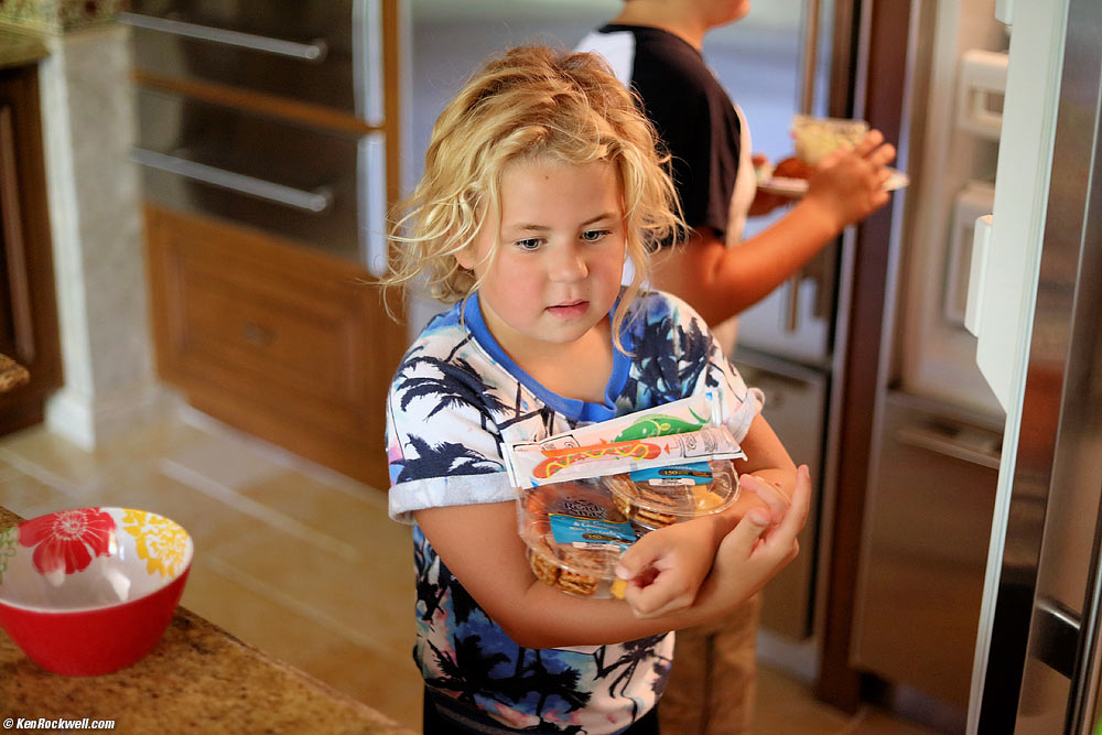 Ryan and Katie carrying their food