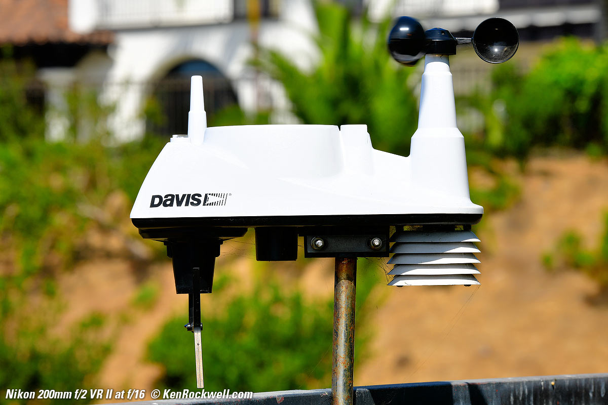 Nikon 200mm f/2 VR II bokeh