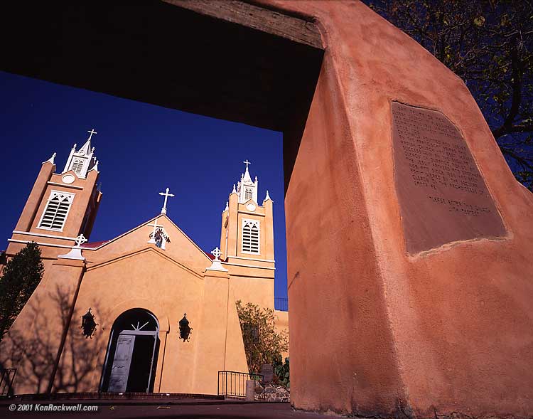 San Felipe de Neri Church, Albuquerque, New Mexico &copy; 2001 KenRockwell.com