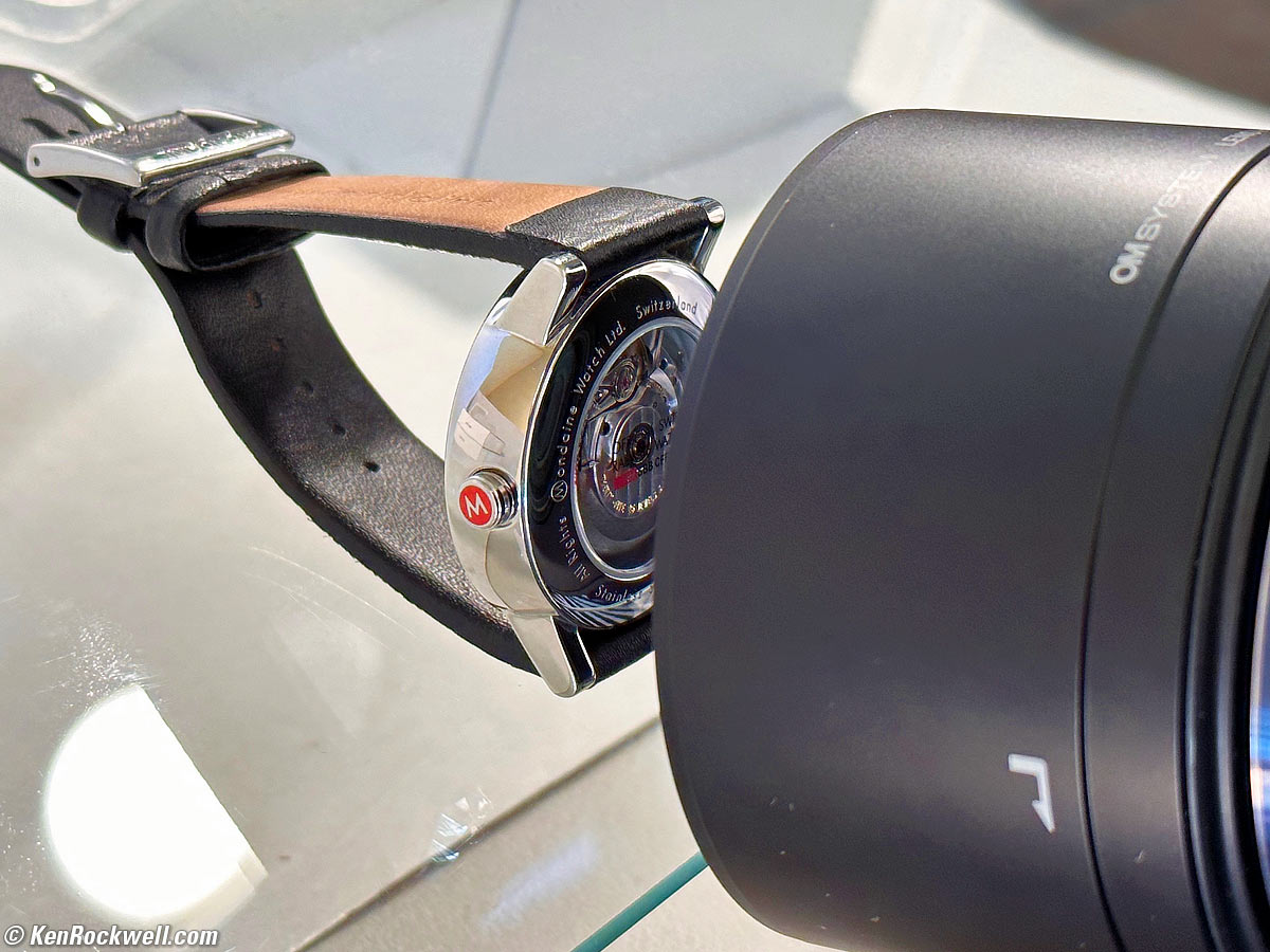 OM SYSTEM 90mm f/3.5 Macro Working Distance