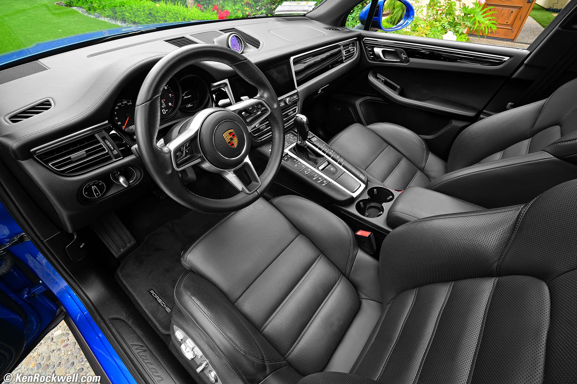 2020 Porsche Macan Interior