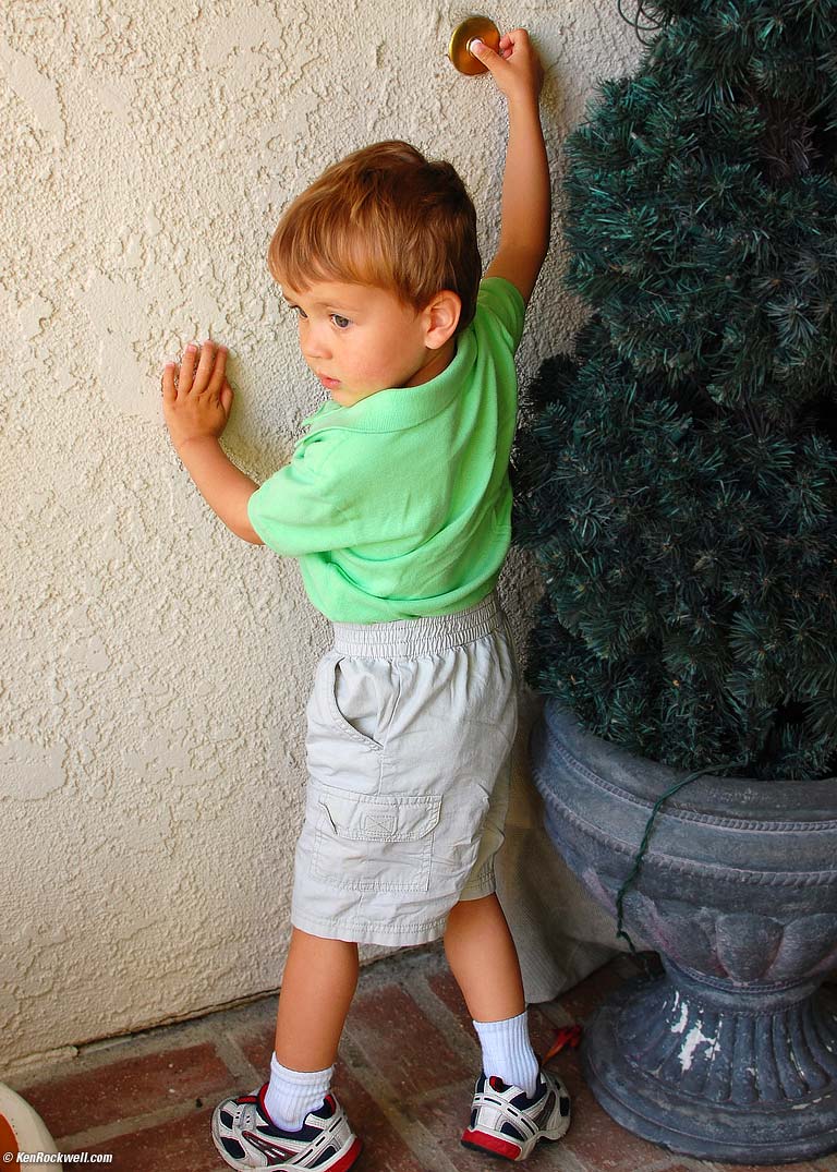 RYan ringing Noni's doorbell