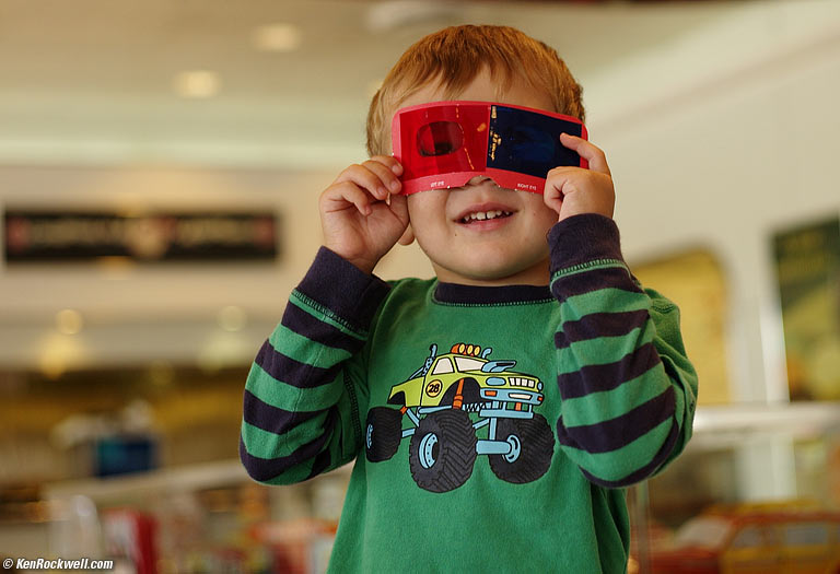 Ryan in 3-D at Ruby's