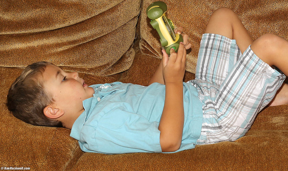 Ryan plays with Vtech Kidizoom 773