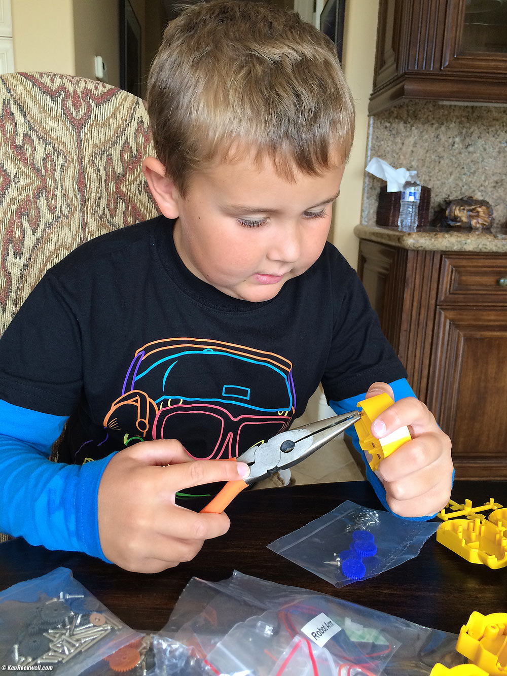 Ryan builds a robotic arm kit