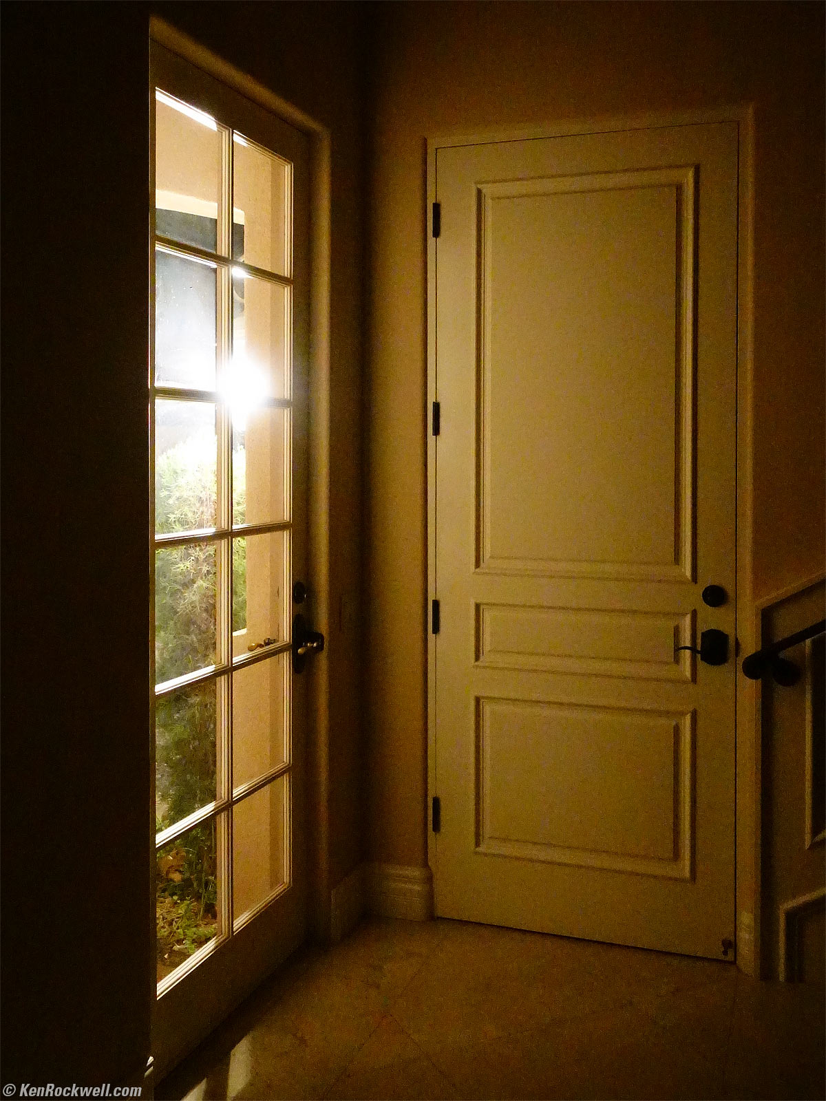 Ken Rockwell with Sony RX100 Mk V