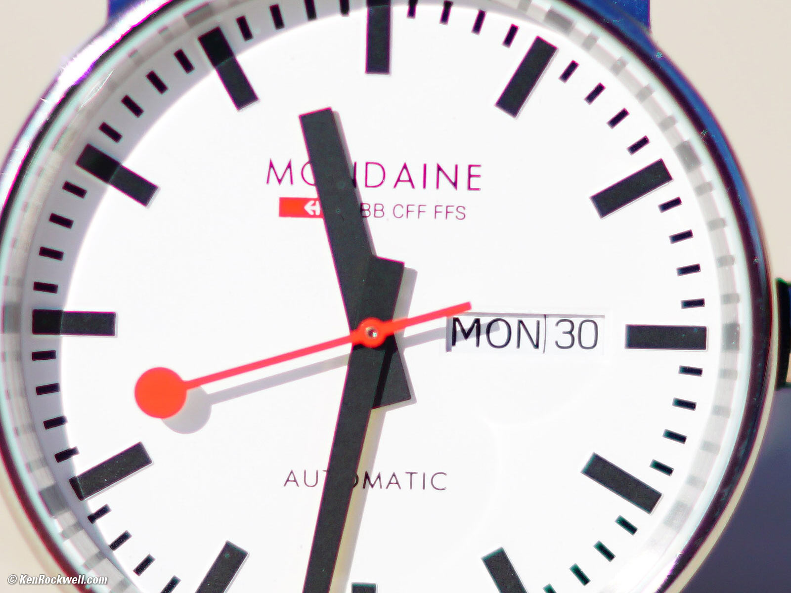 Sony Zeiss 35mm f/1.4 FE macro performance