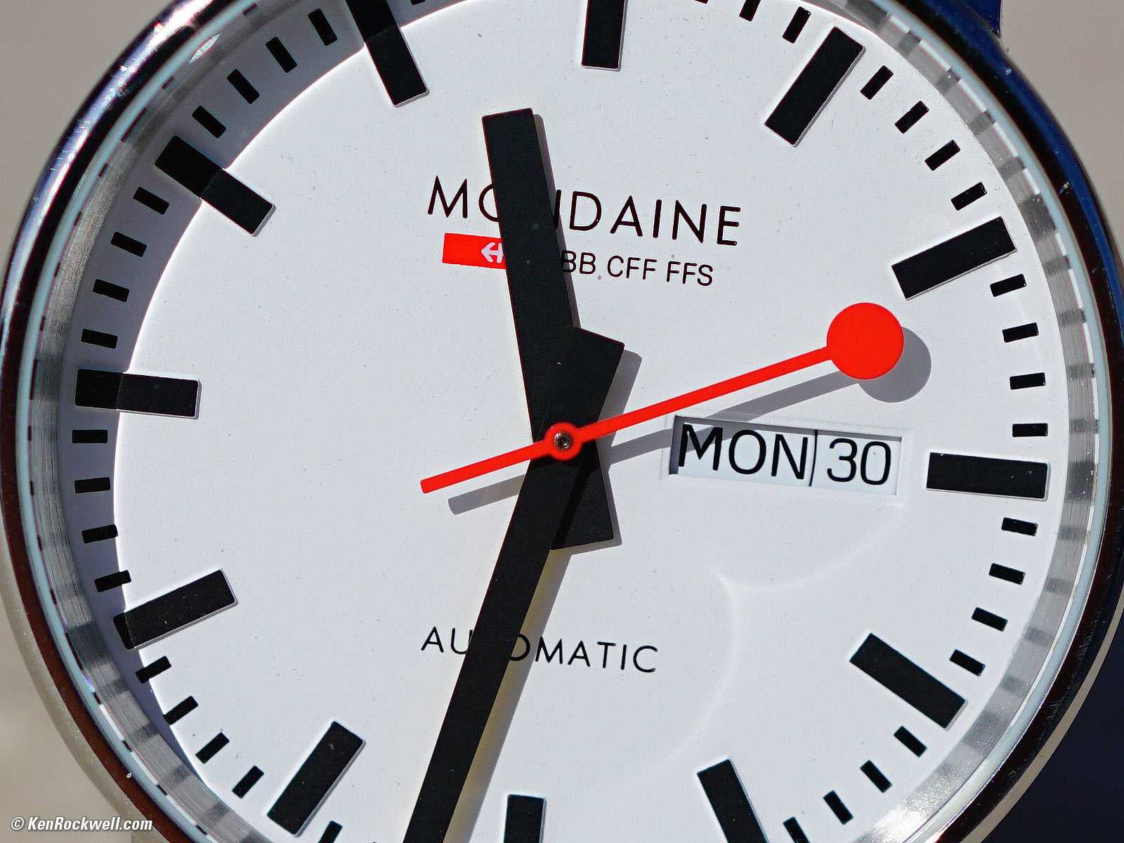 Sony Zeiss 35mm f/1.4 FE macro performance