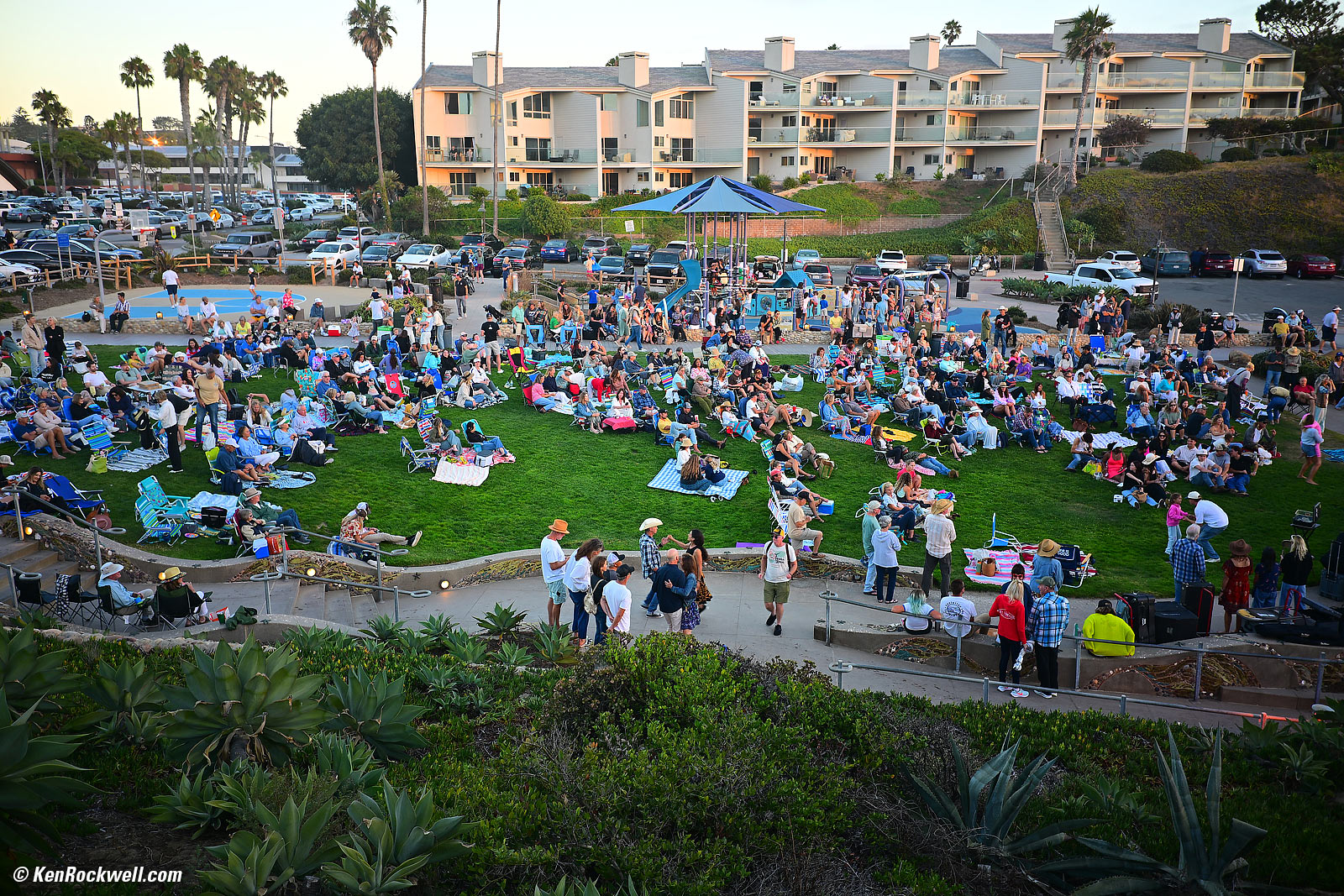 Viltrox AF 28mm f/4.5 Sample Image File by Ken Rockwell