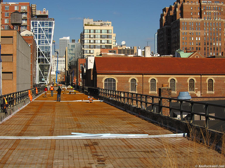 Looking North from W 20th St, The High Line