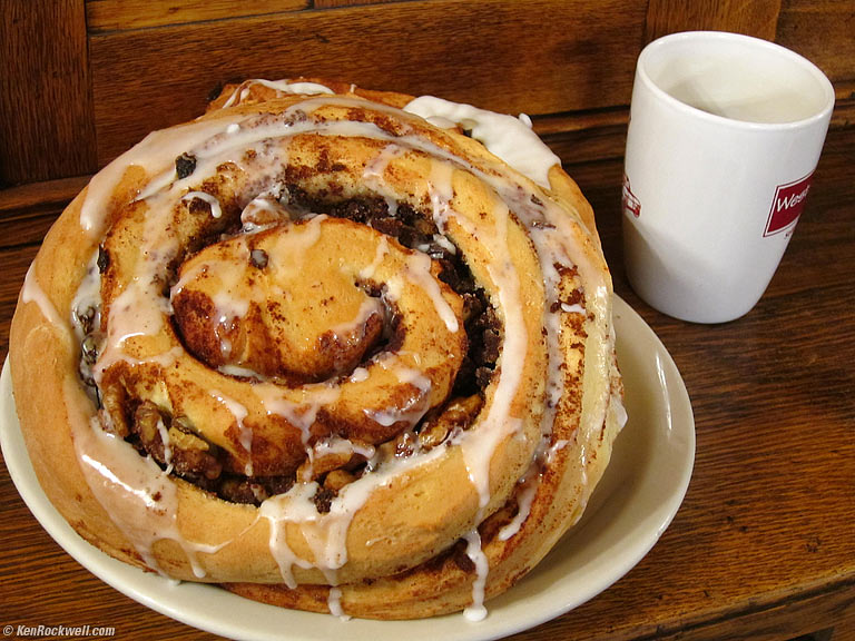 Worlds BiggestCinnamon Bun