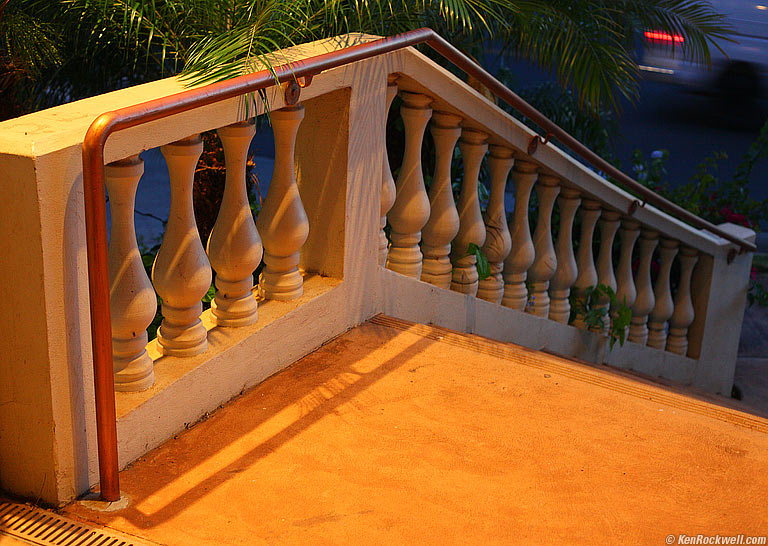 Balustrade, Don's Italian Bistro, Kihei, Maui. 7:08 PM.
