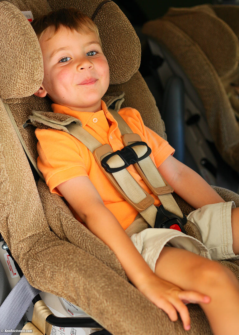 Ryan ready to go shopping, Wailea, Maui. 9:09 AM.