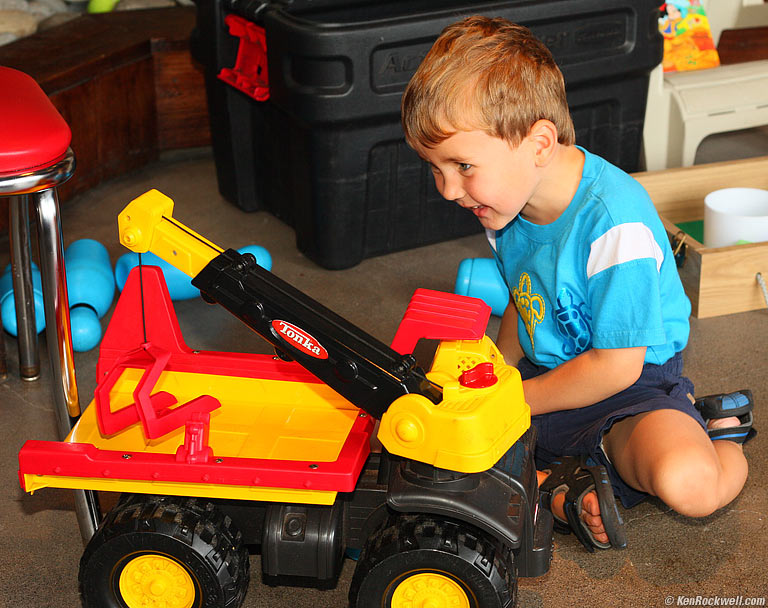 Ryan the Engineer, Bubba Gump Shrimp, Lahaina, Maui. 2:29 PM.