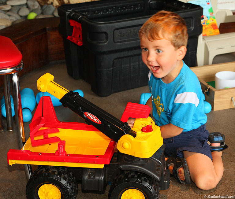 YAY! Bubba Gump Shrimp, Lahaina, Maui. 2:29 PM.