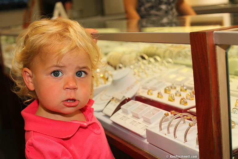 Katie and Jewelry. Lahaina, Maui. 3:39 PM.