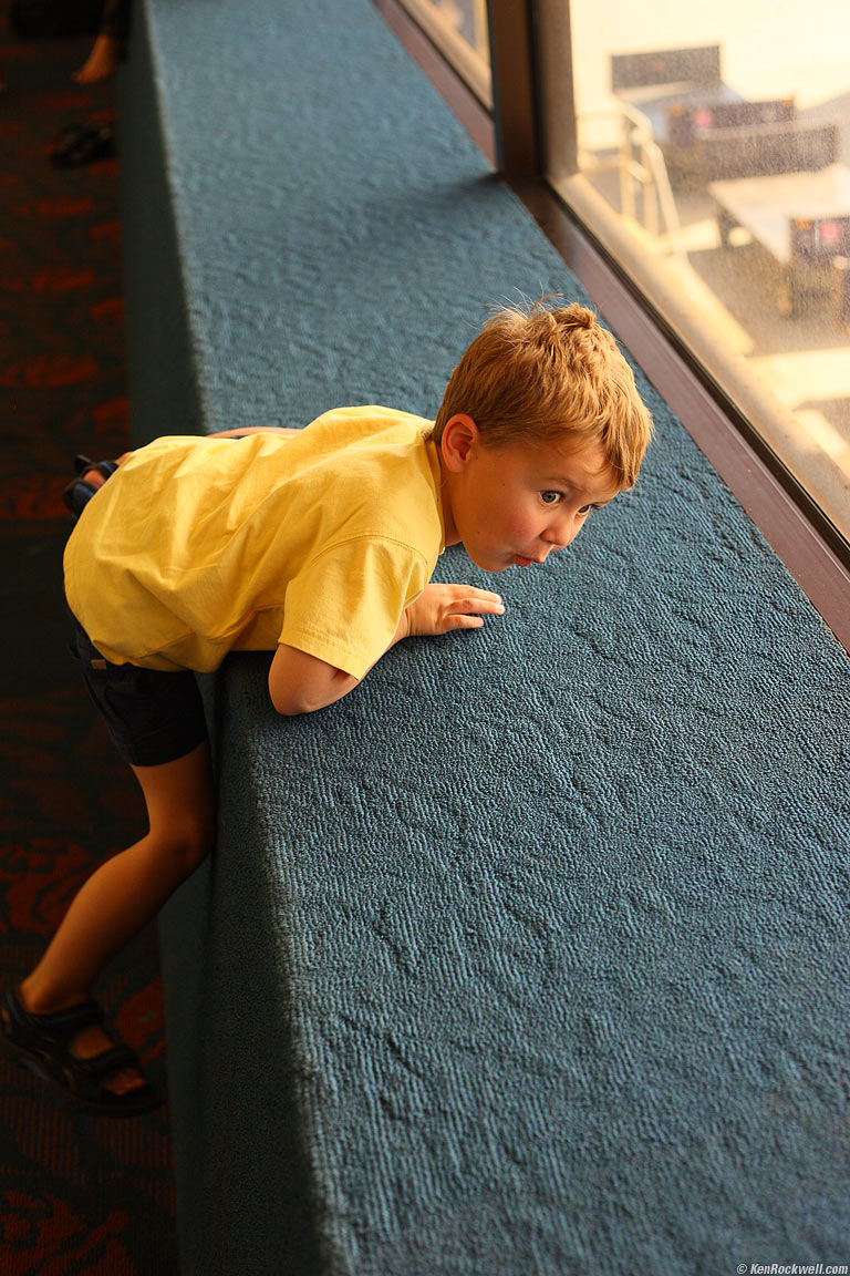 Ryan checks out the window ledges, Maui. 9:07 AM.