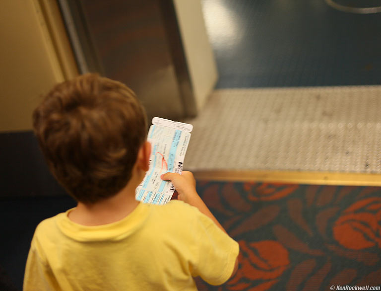 Ryan getting on the plane, Maui. 10:21 AM.
