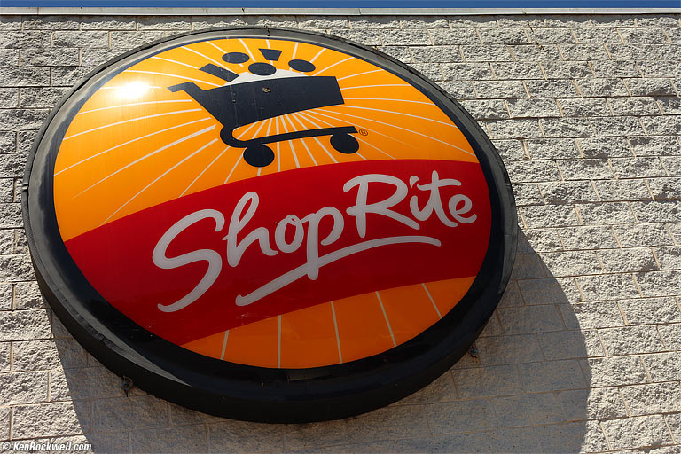 Green, Richard Meier, Bridgeport, Connecticut, 12:23 PM.