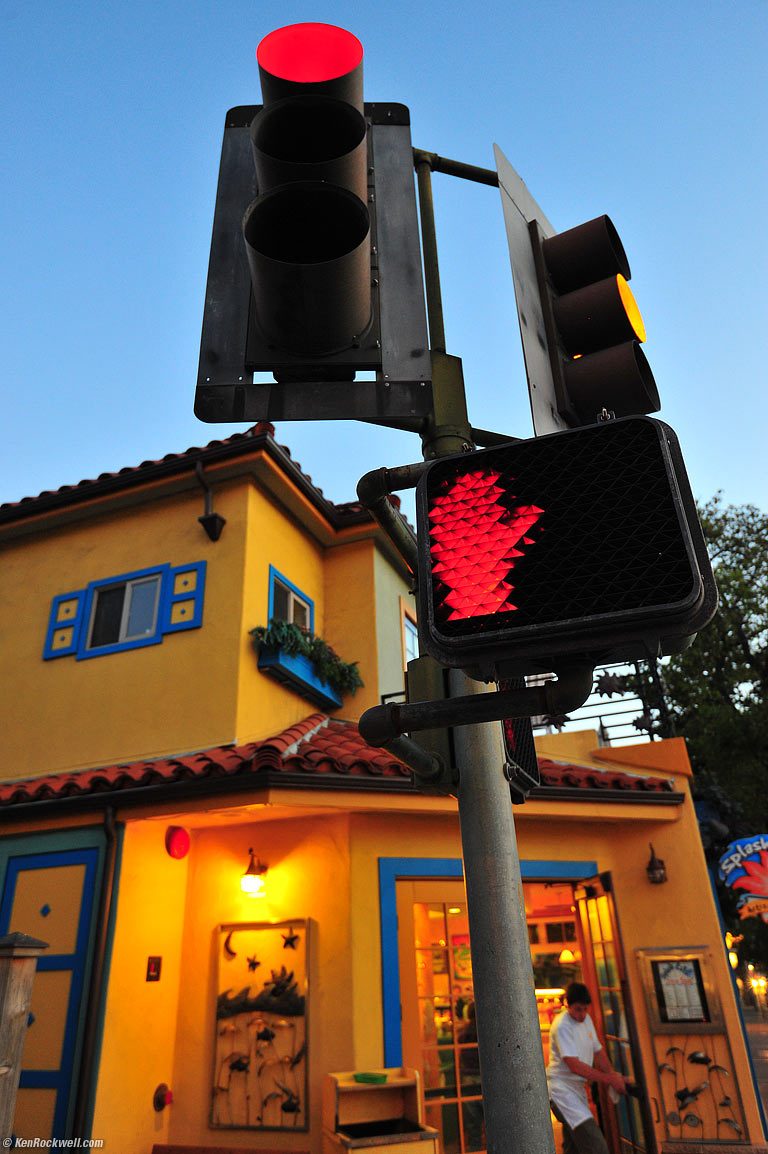 Splash Cafe, Monterey Street, San Luis Obispo, California, 8:34 PM.