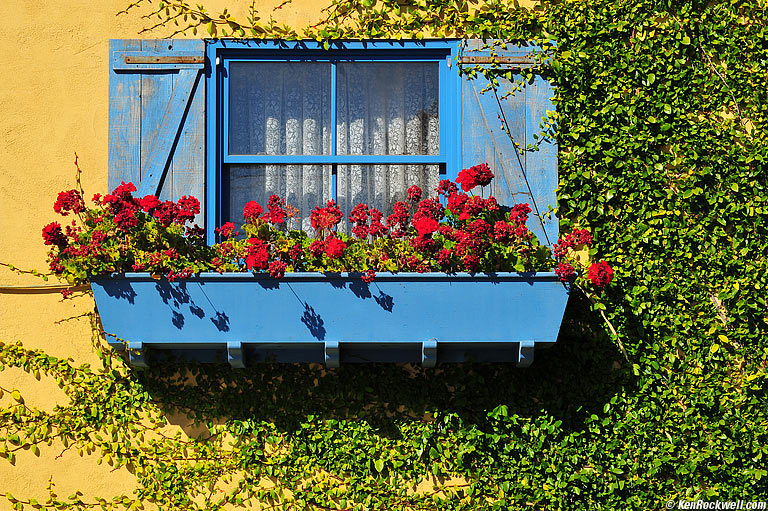 Window, San Luis Obispo, California, 9:14 AM.