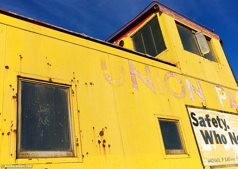 Yellow, 3:21 PM. (Auto ISO 160, Auto 1/360, LEICA SUMMILUX-M 35mm f/1.4 ASPH.)