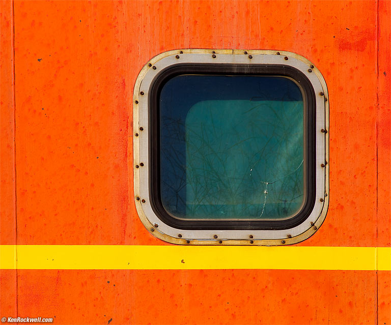 Orange Square, 3:29 PM. (Auto ISO 160, Auto 1/180, LEICA ELMARIT-M 90mm f/2.8.)