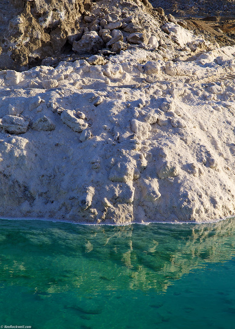 Ice Floes at the Chloride Mine , 4:13 PM. (Auto ISO 160, Auto 1/360, LEICA ELMARIT-M 90mm f/2.8.)
