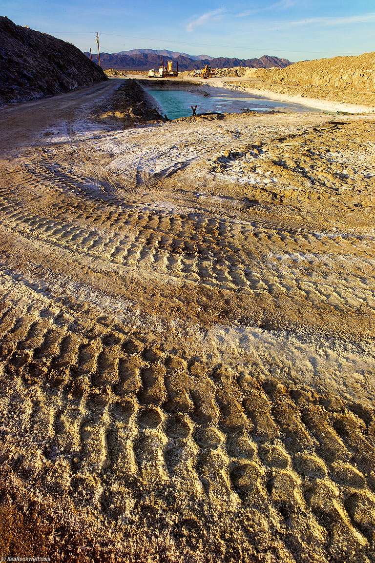 Tire Tracks, 4:21 PM. (Auto ISO 160, Auto 1/90, LEICA ELMARIT-M 21mm f/2.8 ASPH at f/16.)