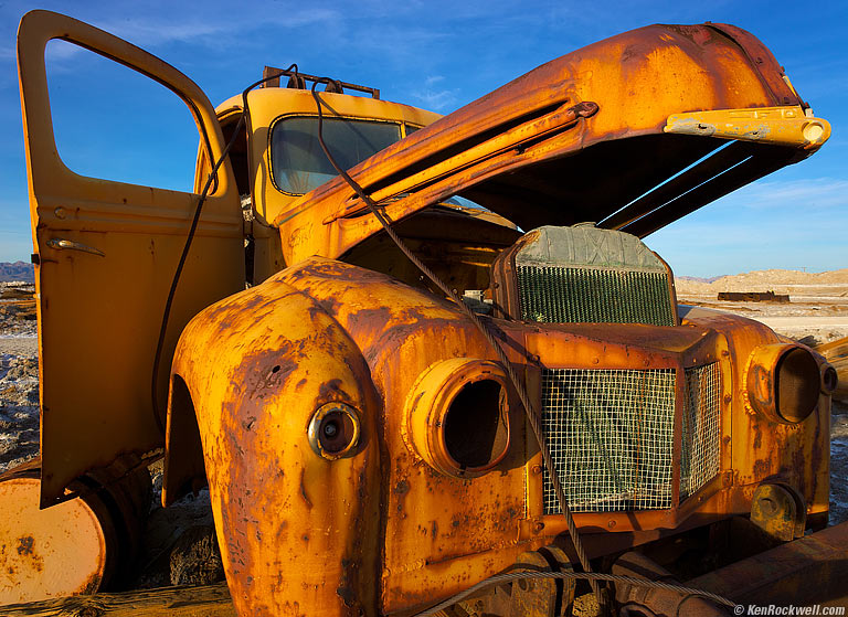 Ford, 4:26 PM. (Auto ISO 160, Auto 1/90, LEICA ELMARIT-M 21mm f/2.8 ASPH around f/16.)