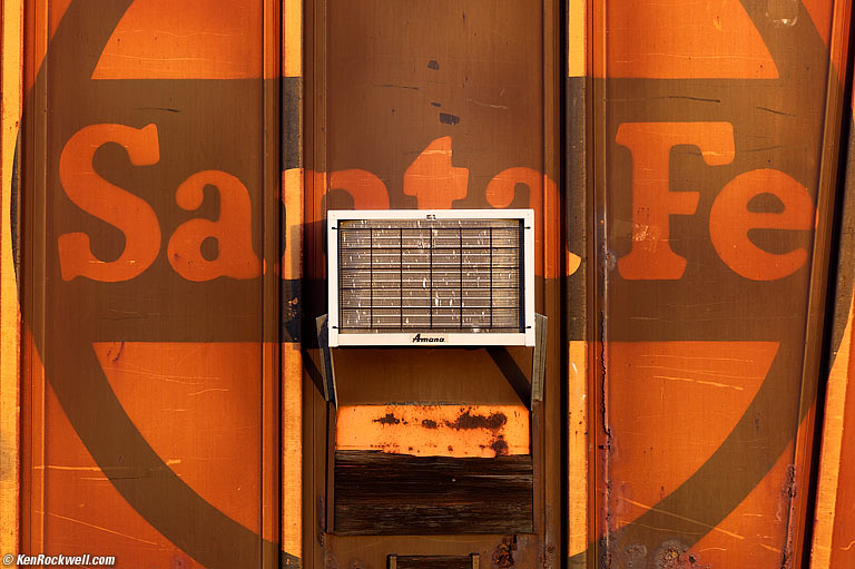 Amana, 5:02 PM. (Auto ISO 160, Auto 1/90, LEICA SUMMICRON-M 50mm f/2.)