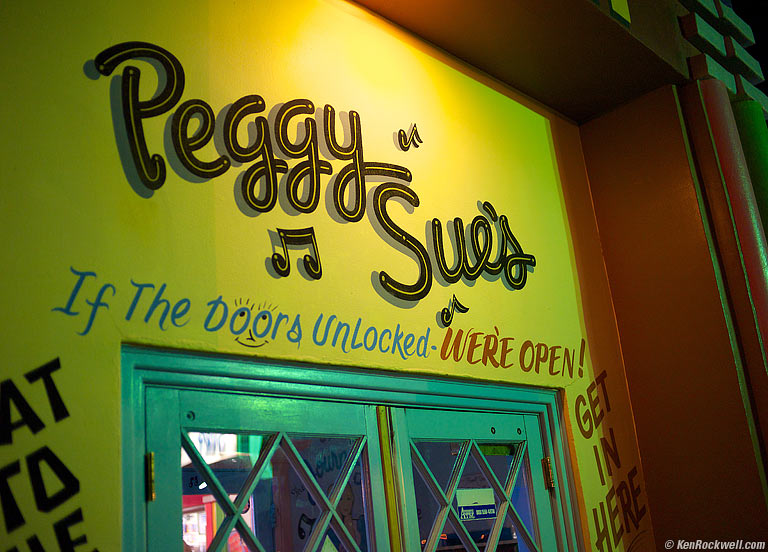 Peggy Sue's, 7:13 PM. (Auto ISO 800, Auto 1/24, LEICA SUMMILUX-M 35mm f/1.4 ASPH.)
