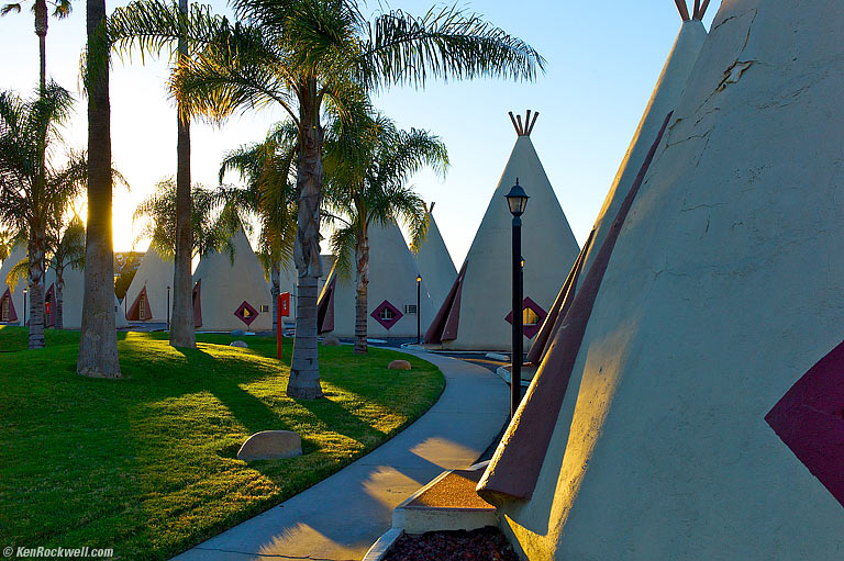 Tee Pees, 5:01 PM. (2009 LEICA M9, Auto ISO 160, Auto 1/250, 1997 LEICA SUMMILUX-M 35mm f/1.4 ASPH.)