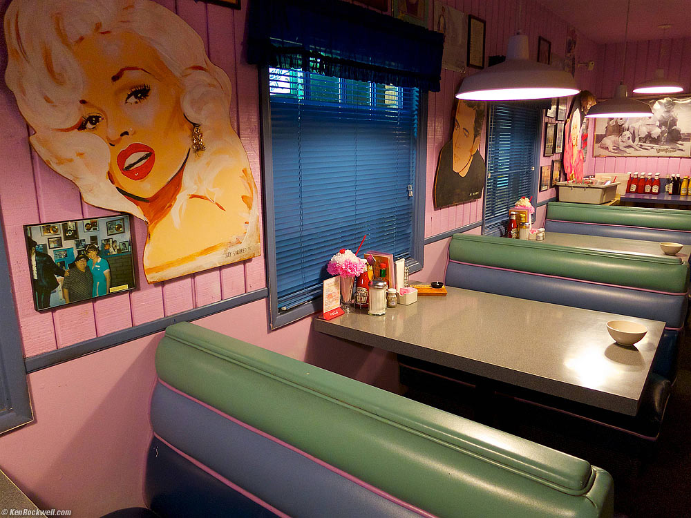 Peggy Sue's, Yermo,