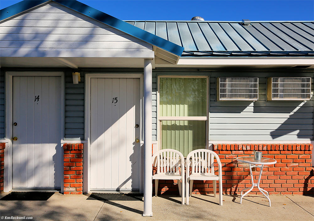 Rooms 14 and 15, Redwood Motel, Bridgeport
