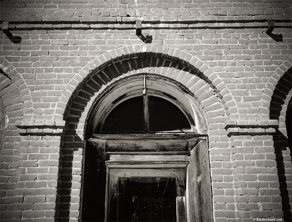 Brick Fa&ccedil;ade, Bodie