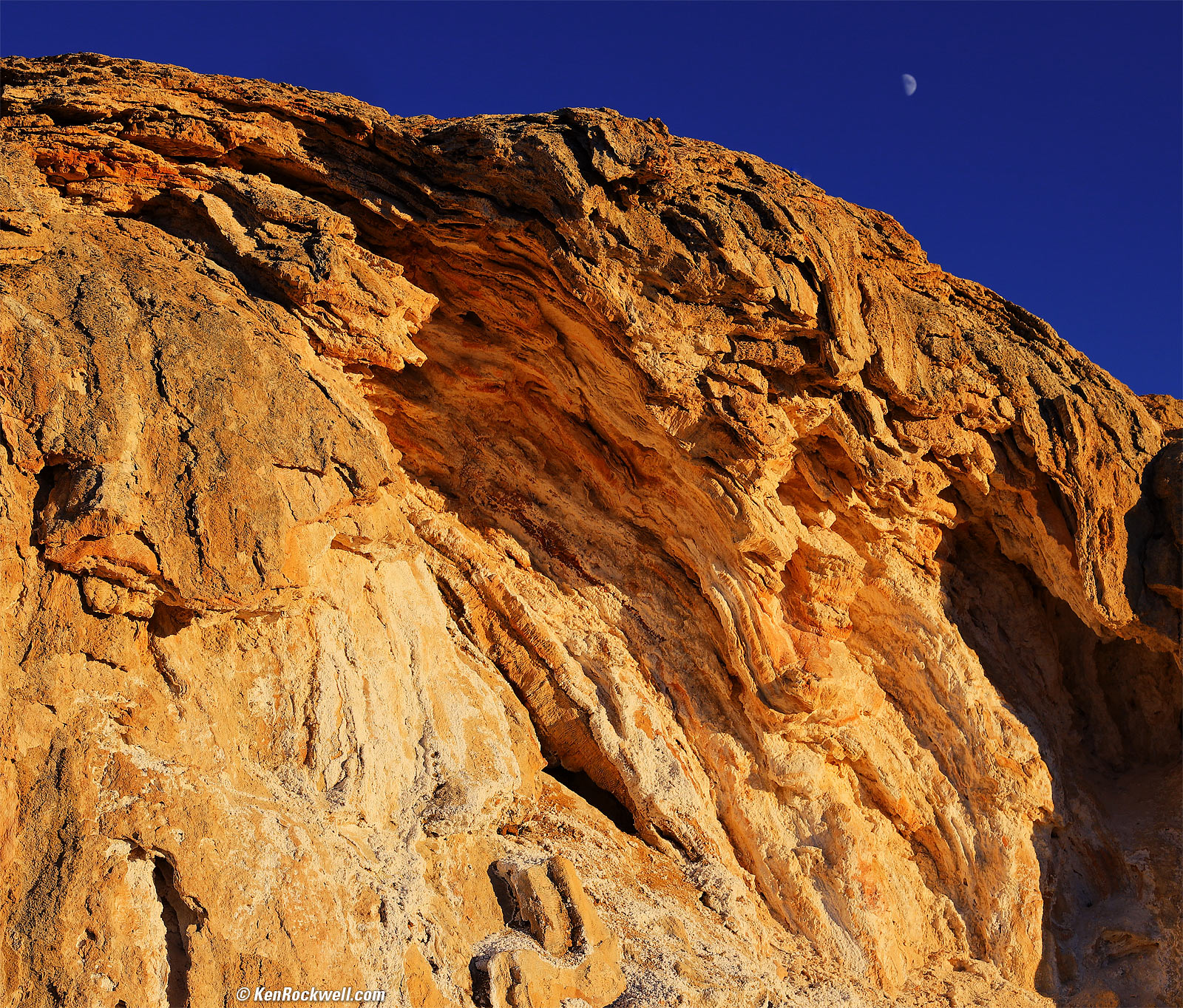 The Moon as Seen from the Surface of Mars