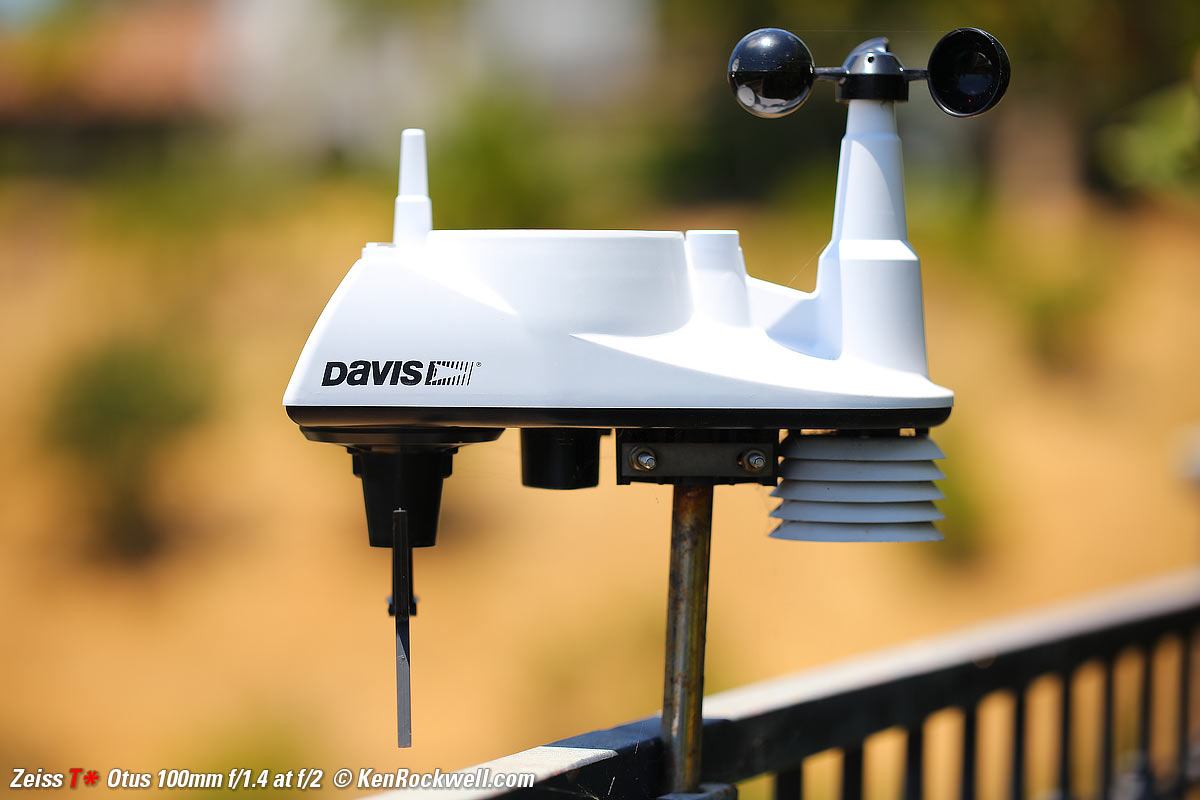 Zeiss Otus 100mm f/1.4 Bokeh