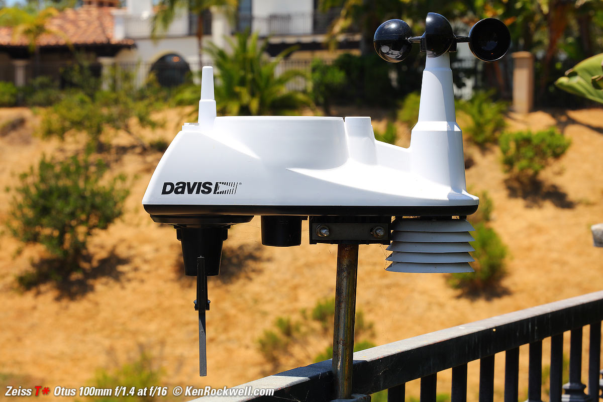 Zeiss Otus 100mm f/1.4 Bokeh